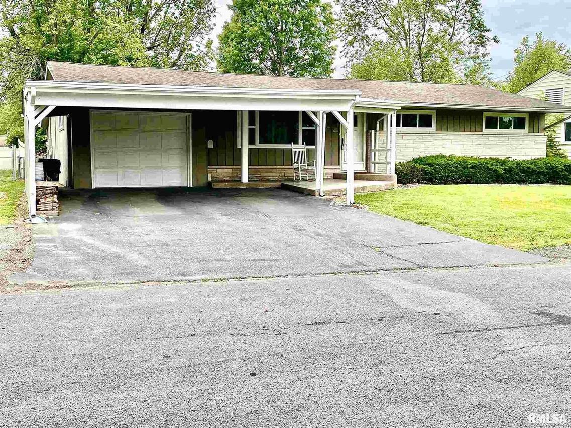 521 Frederick St., Herrin, IL 62948