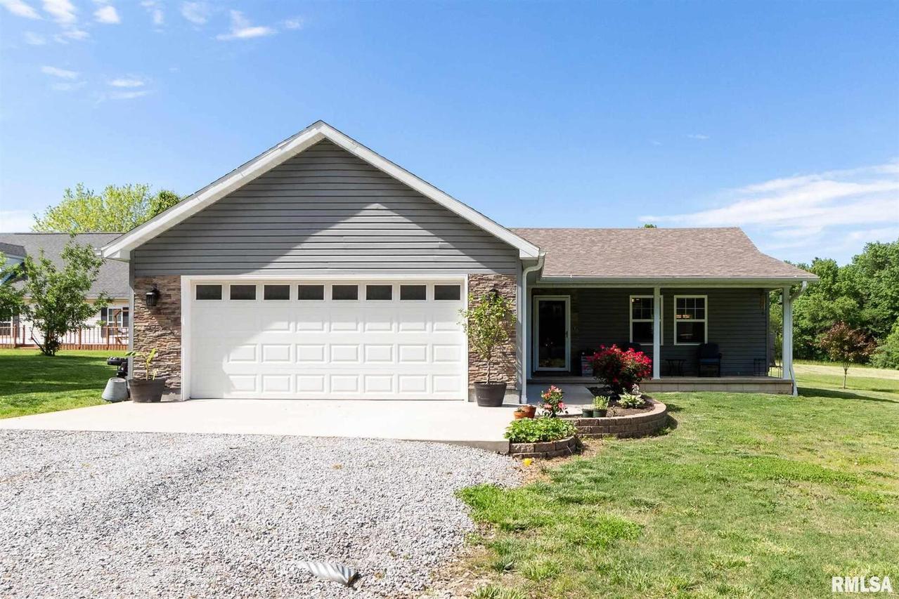 1410 Jewell Ln., Carterville, IL 62918