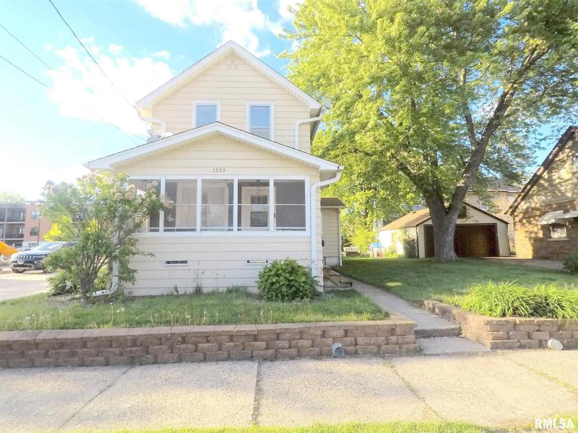 1539 26th Ave., Moline, IL 61265