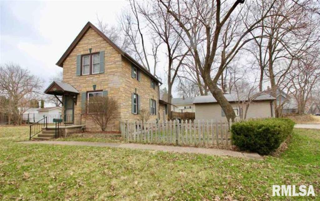 2041 28th St., Rock Island, IL 61201