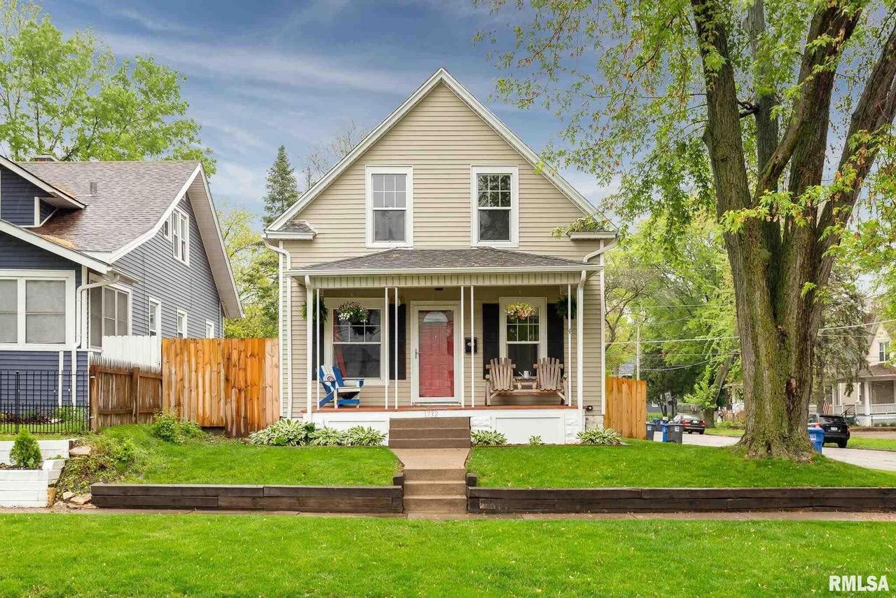 1732 11th St., Moline, IL 61265