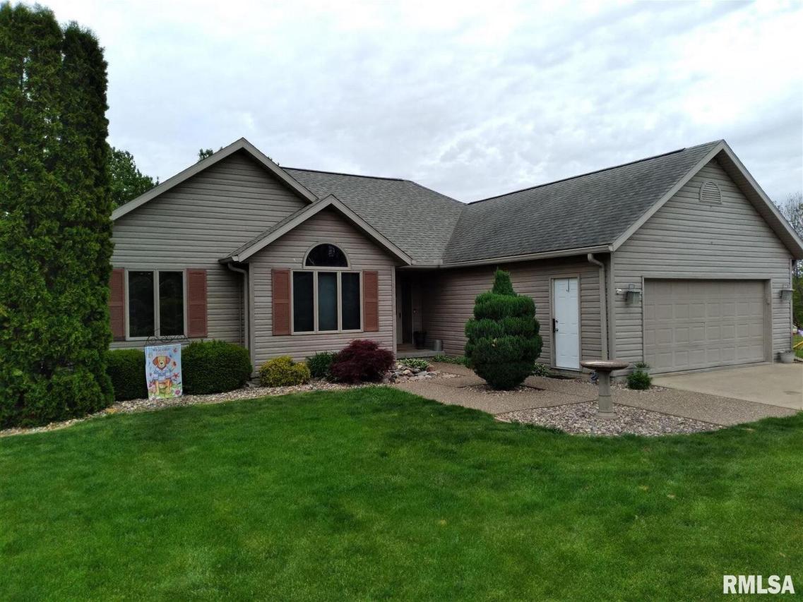 405 S 11th Ave., Albany, IL 61230