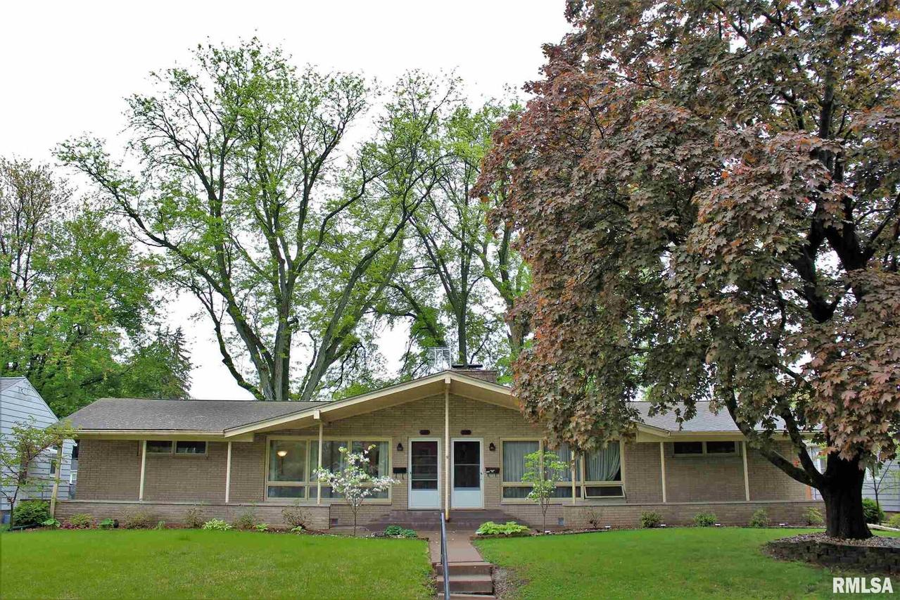 5306 - 5308 6th Ave., Moline, IL 61265