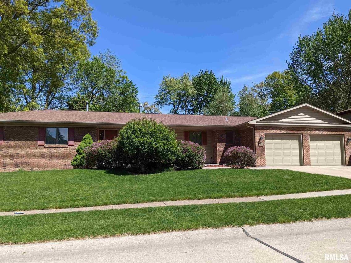 3606 74th St., Moline, IL 61265