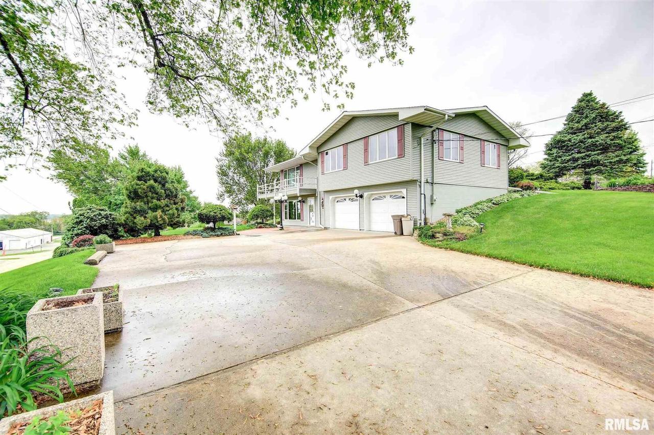 802 16th St., Fulton, IL 61252