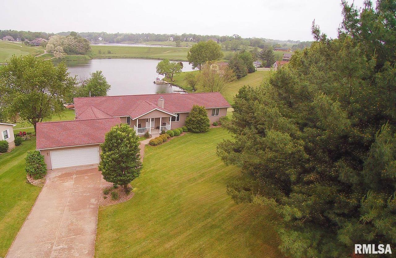 310 Ridgeview Dr., Sherrard, IL 61281