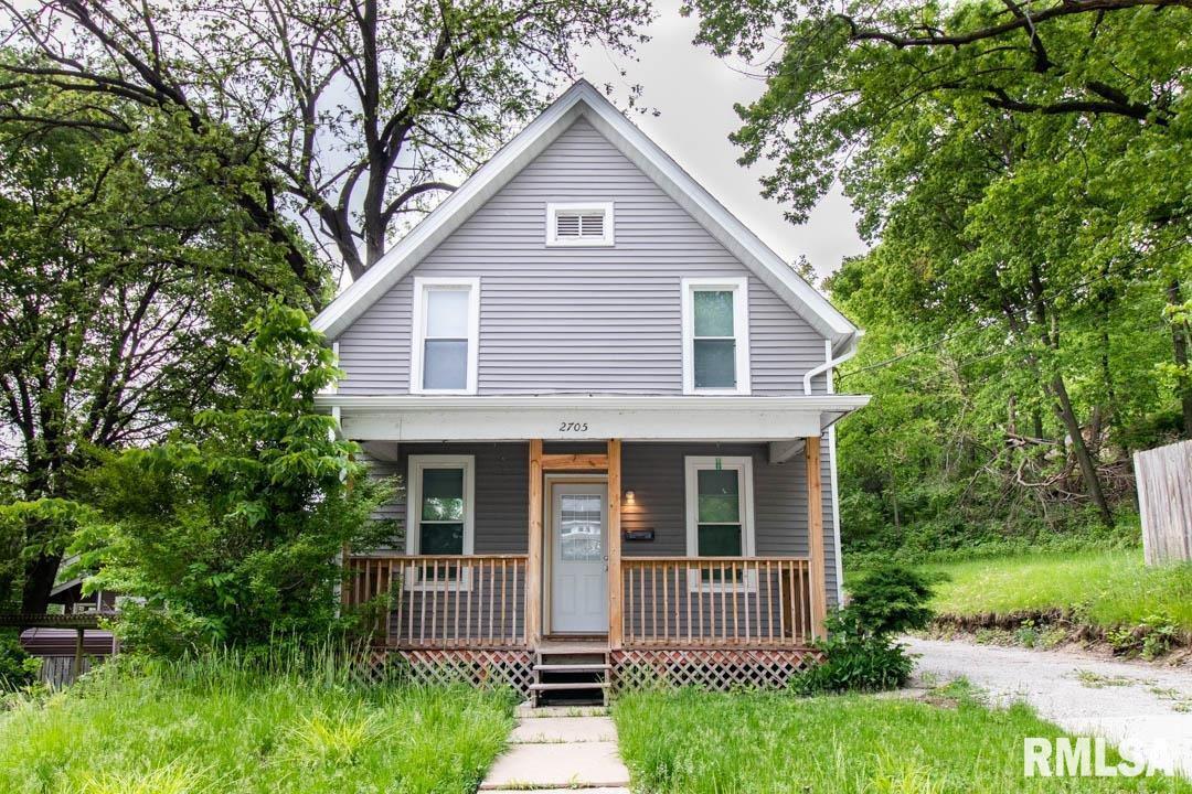 2705 9th Ave., Moline, IL 61265