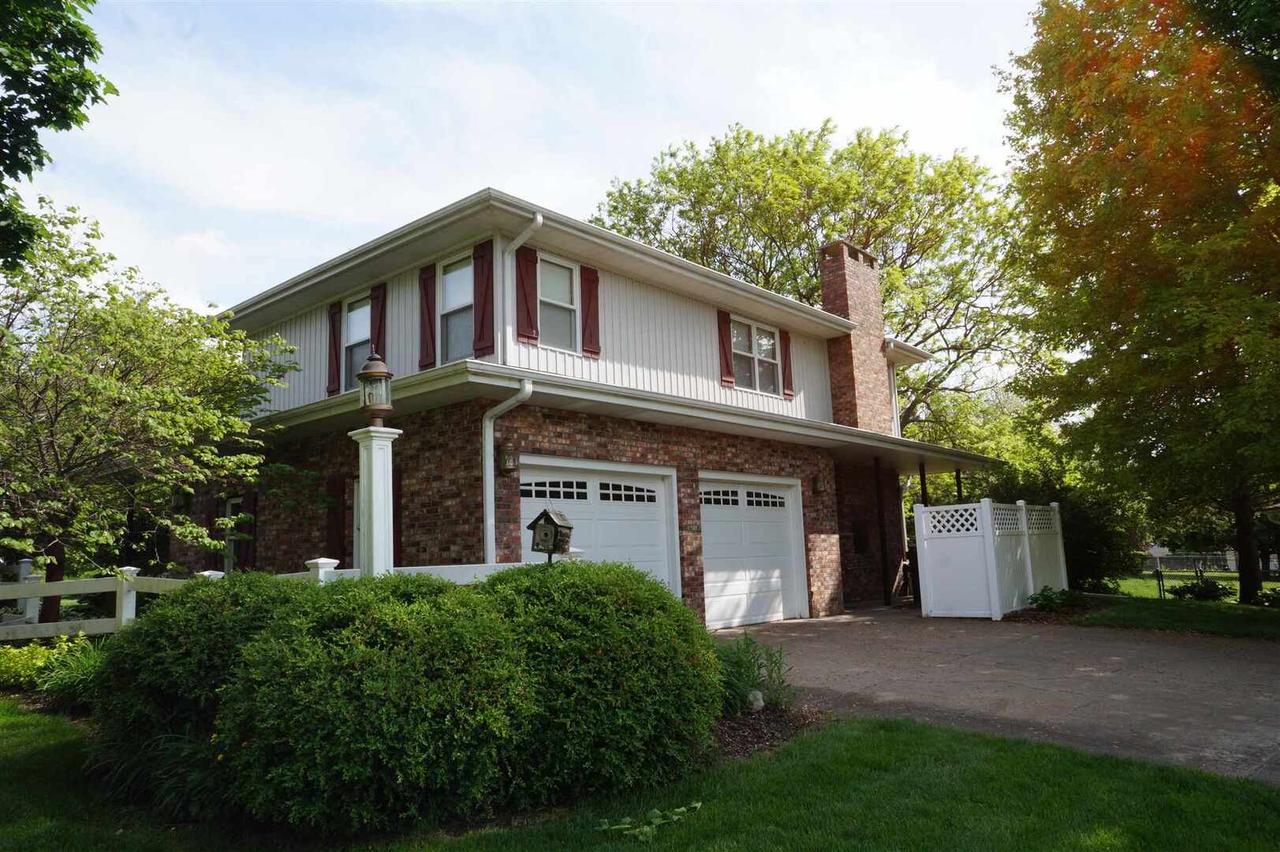 401 Oakwood Pl., Geneseo, IL 61254