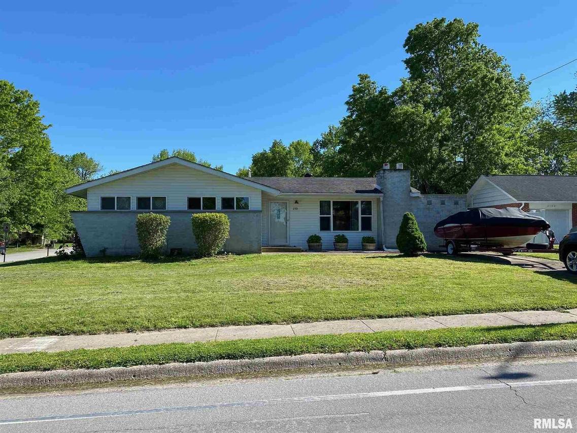 2101 W Sunset Dr., Carbondale, IL 62901