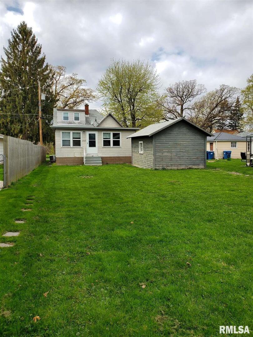 312 8th St., Silvis, IL 61282