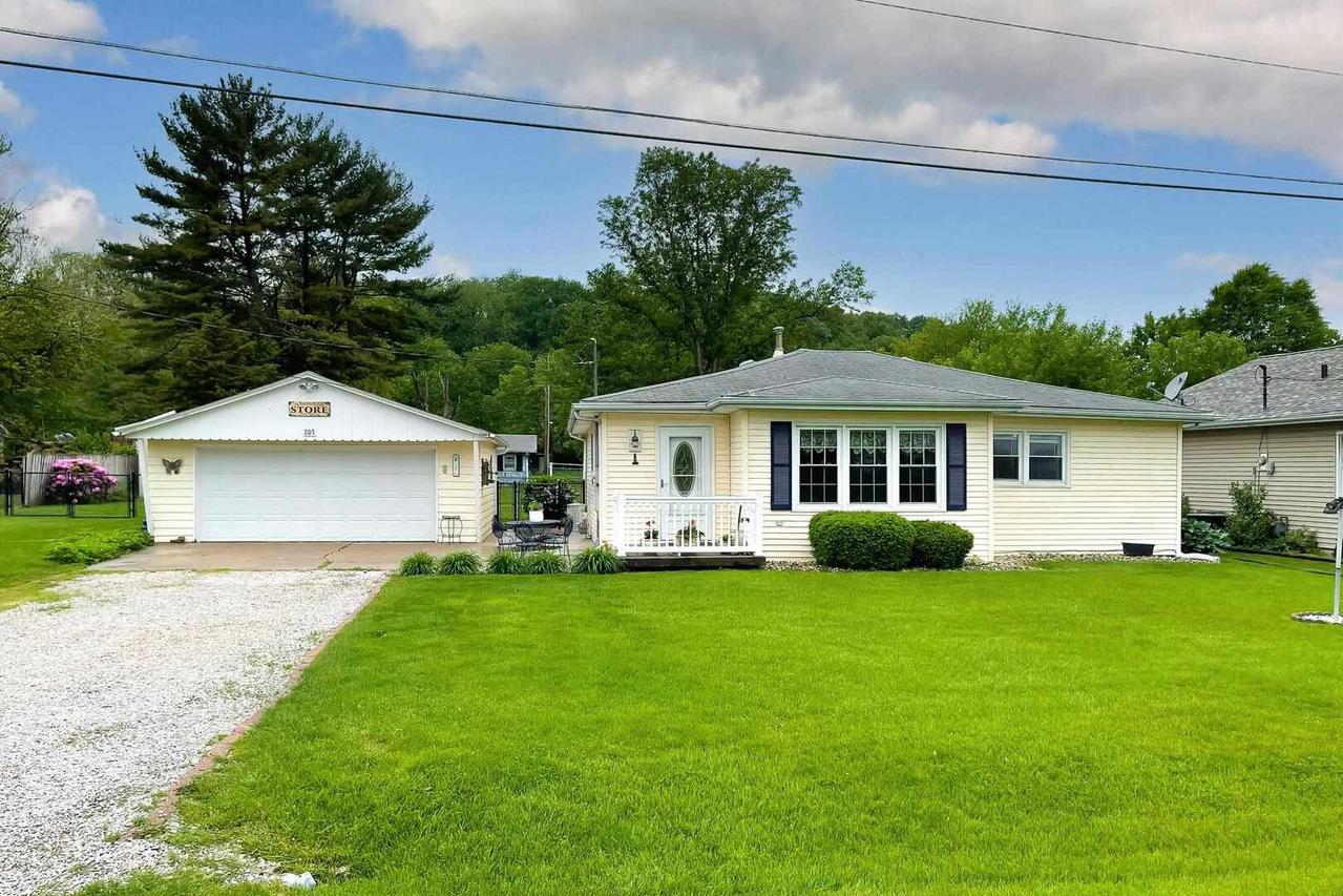 207 Sinclair Blvd., Carbon Cliff, IL 61239