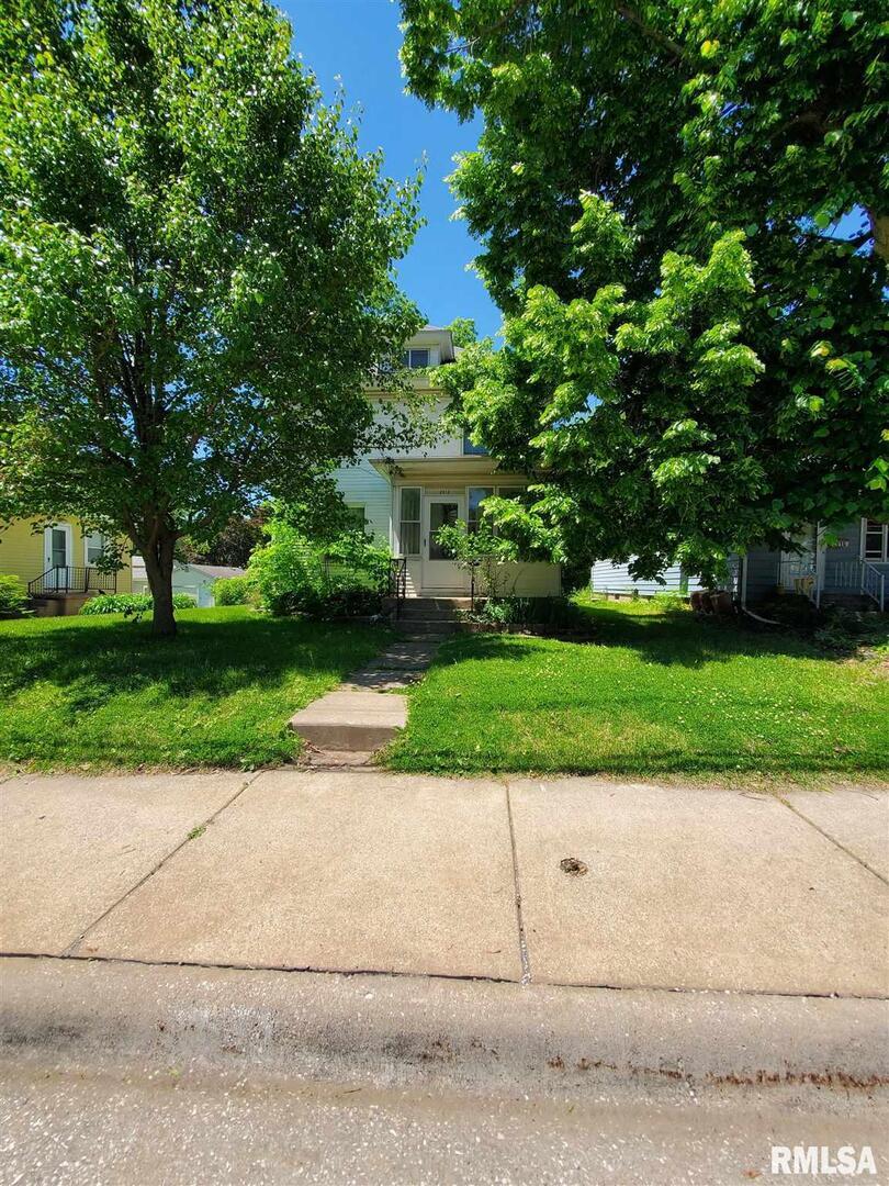 2012 17th St., Rock Island, IL 61201