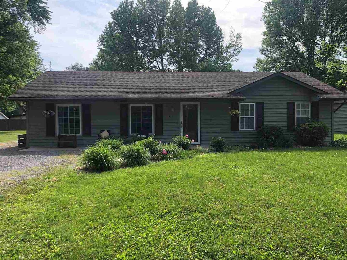 700 N 27th St., Herrin, IL 62948