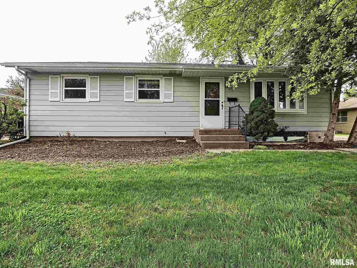 491 33rd Ave., East Moline, IL 61244