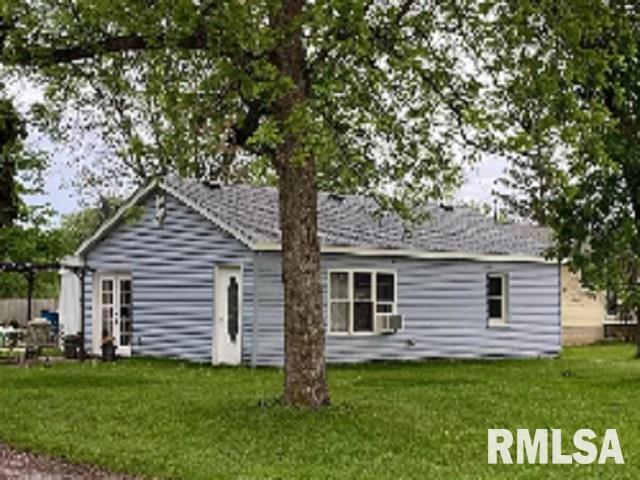 407 Jackson St., Hillsdale, IL 61257