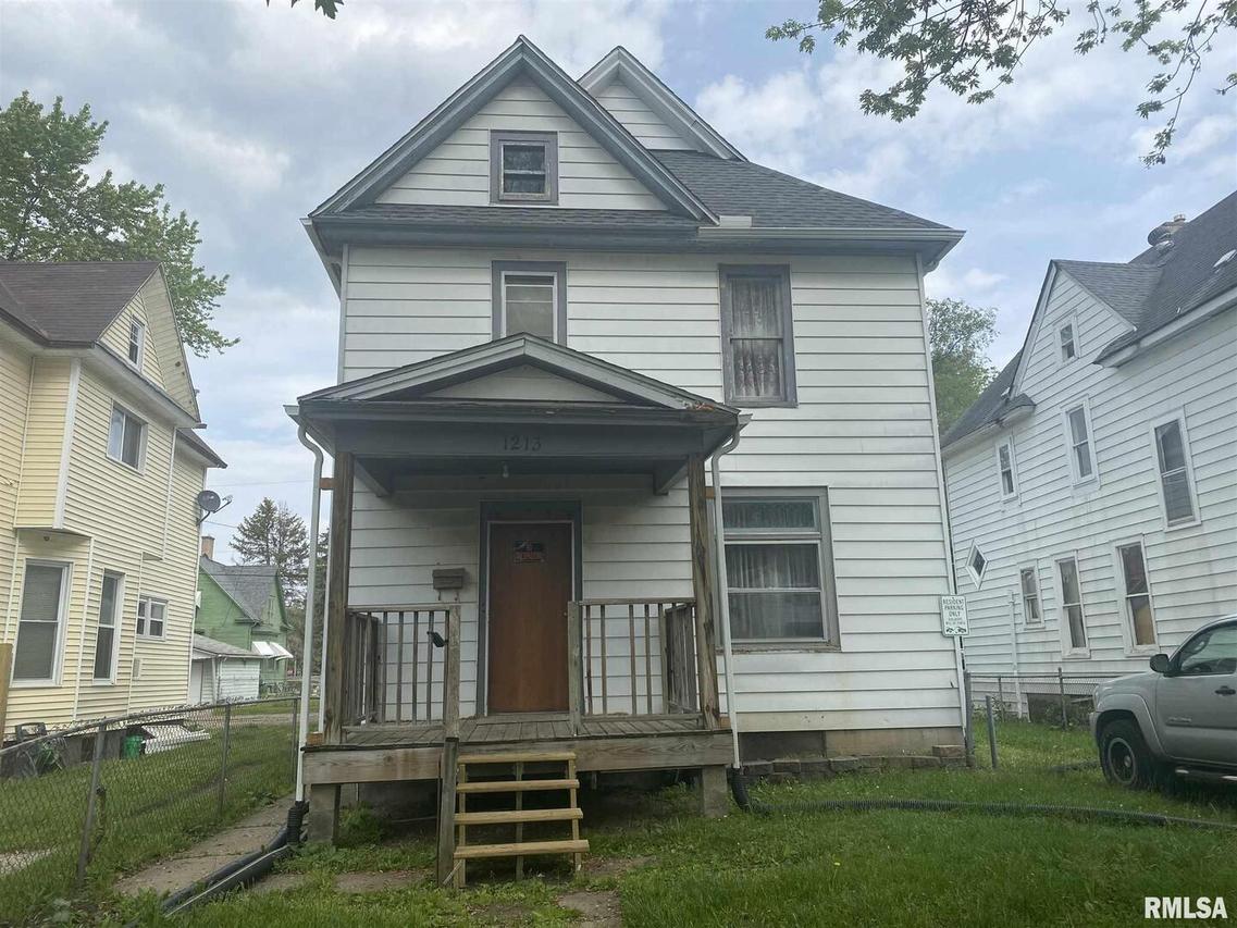 1213 14 1/2th St., Rock Island, IL 61201