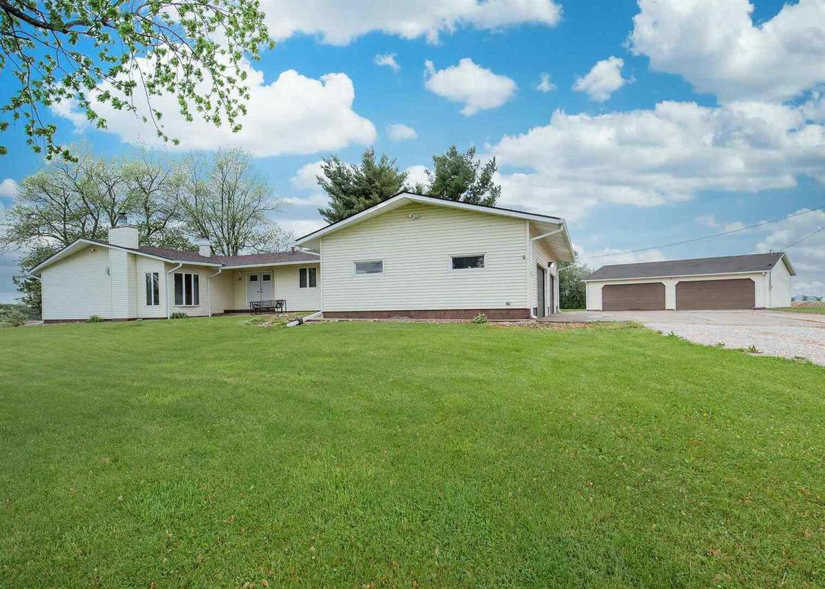 19064 E 600th St., Geneseo, IL 61254