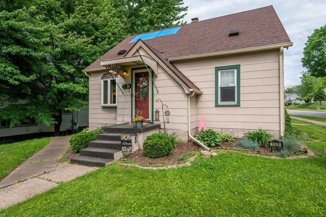 153 15th St., Silvis, IL 61282