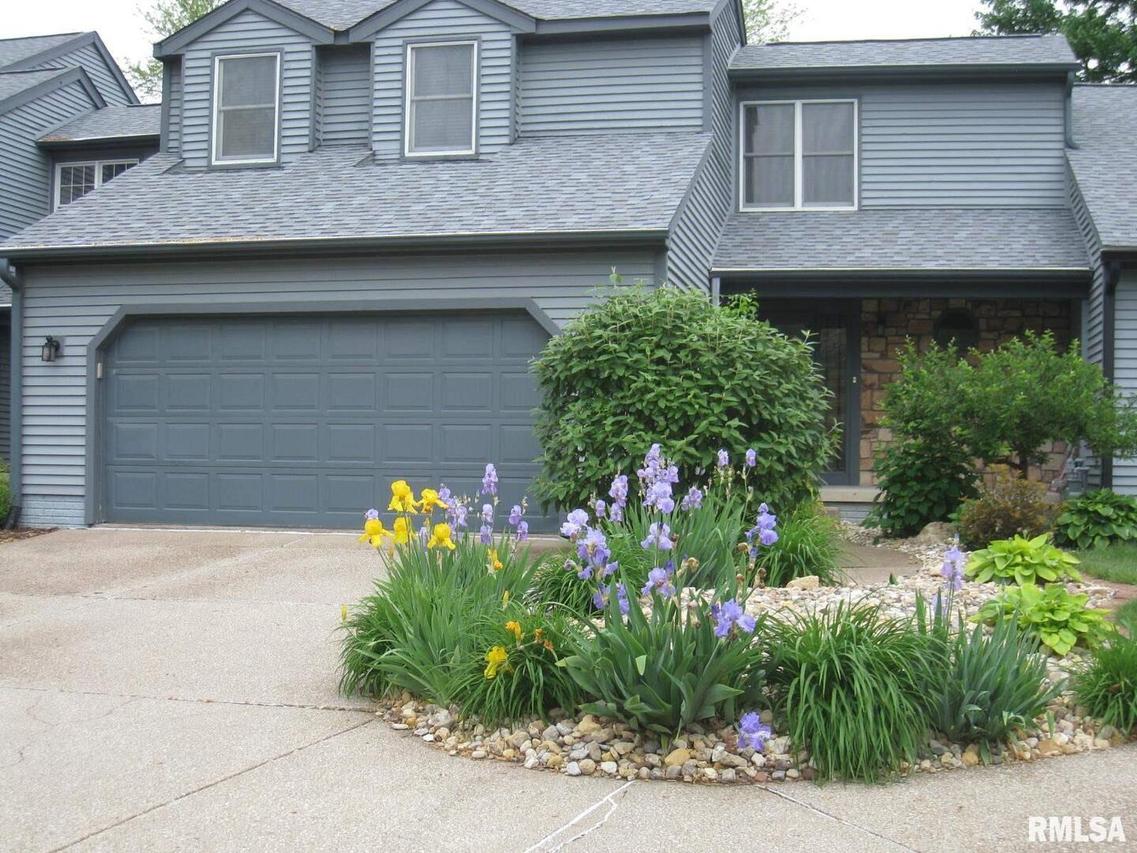 22 Thornwood Ct. #11, Moline, IL 61265