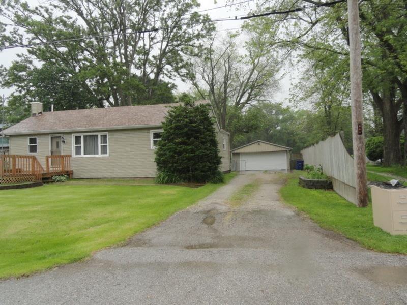 749 Hillcrest Rd., Milan, IL 61264