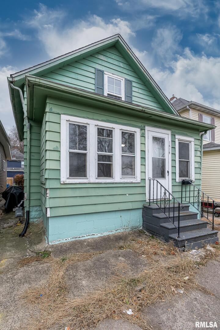 1414 15th Ave., East Moline, IL 61244