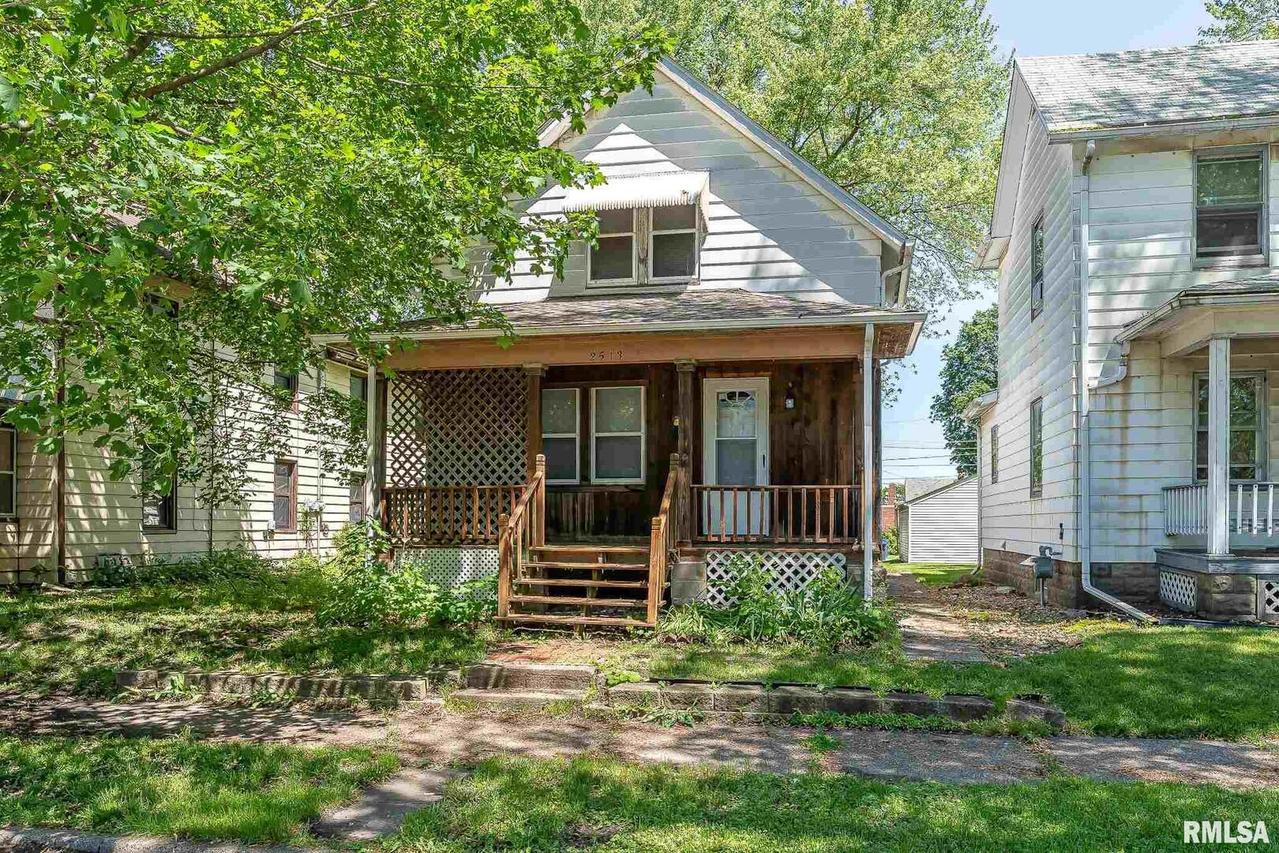 2513 5th Ave., Moline, IL 61265