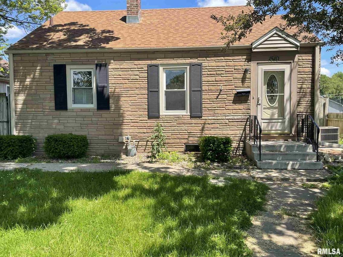 1510 33rd St., Moline, IL 61265