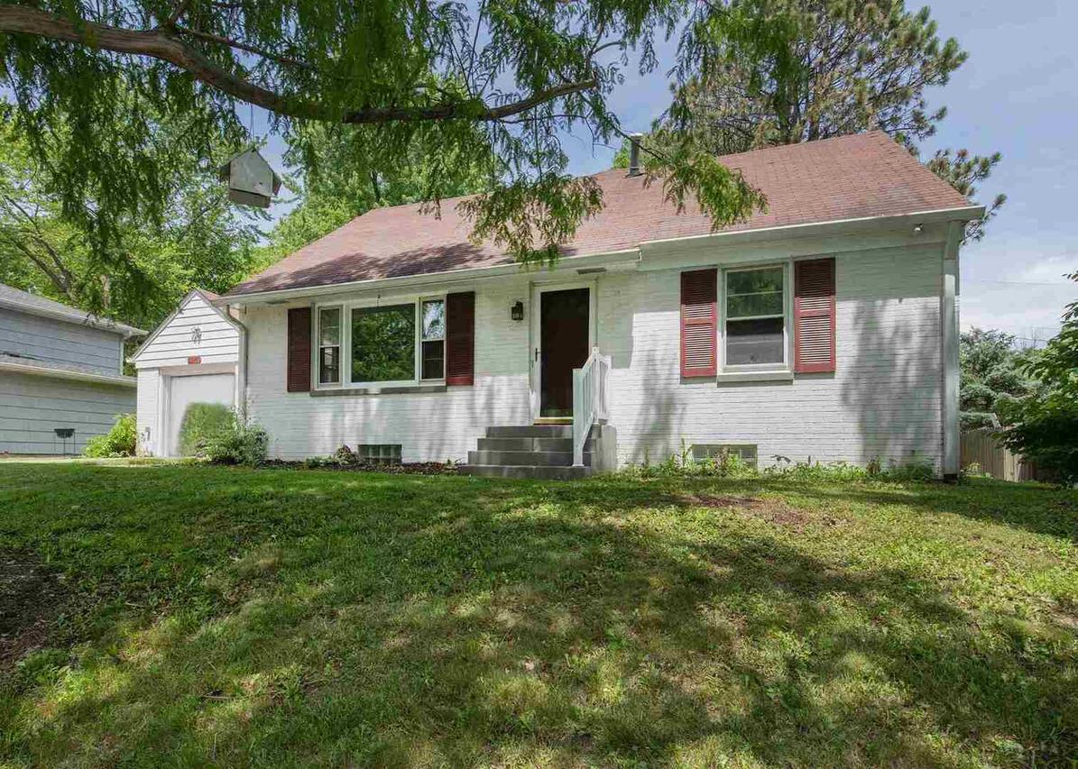 3336 16th St., Moline, IL 61265