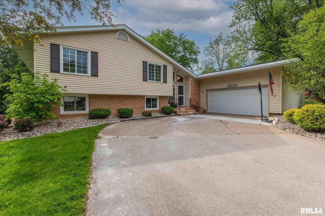 3448 15th St., Rock Island, IL 61201