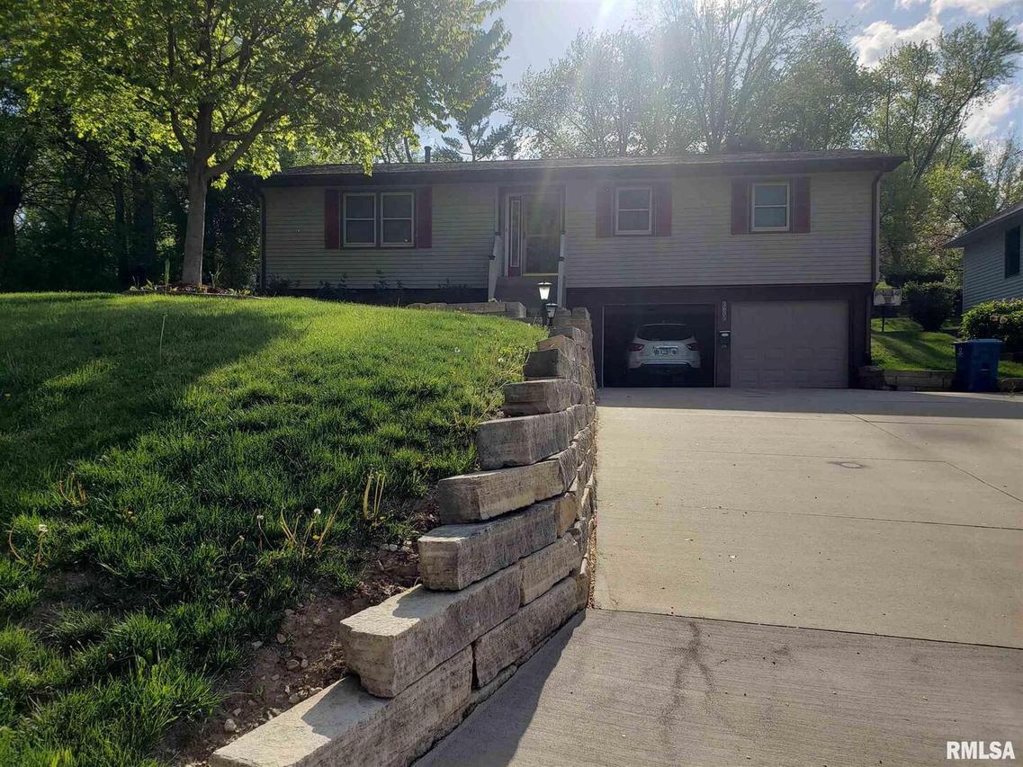 3805 24th St., Rock Island, IL 61201