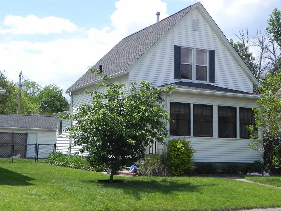 1325 26th St., Moline, IL 61265