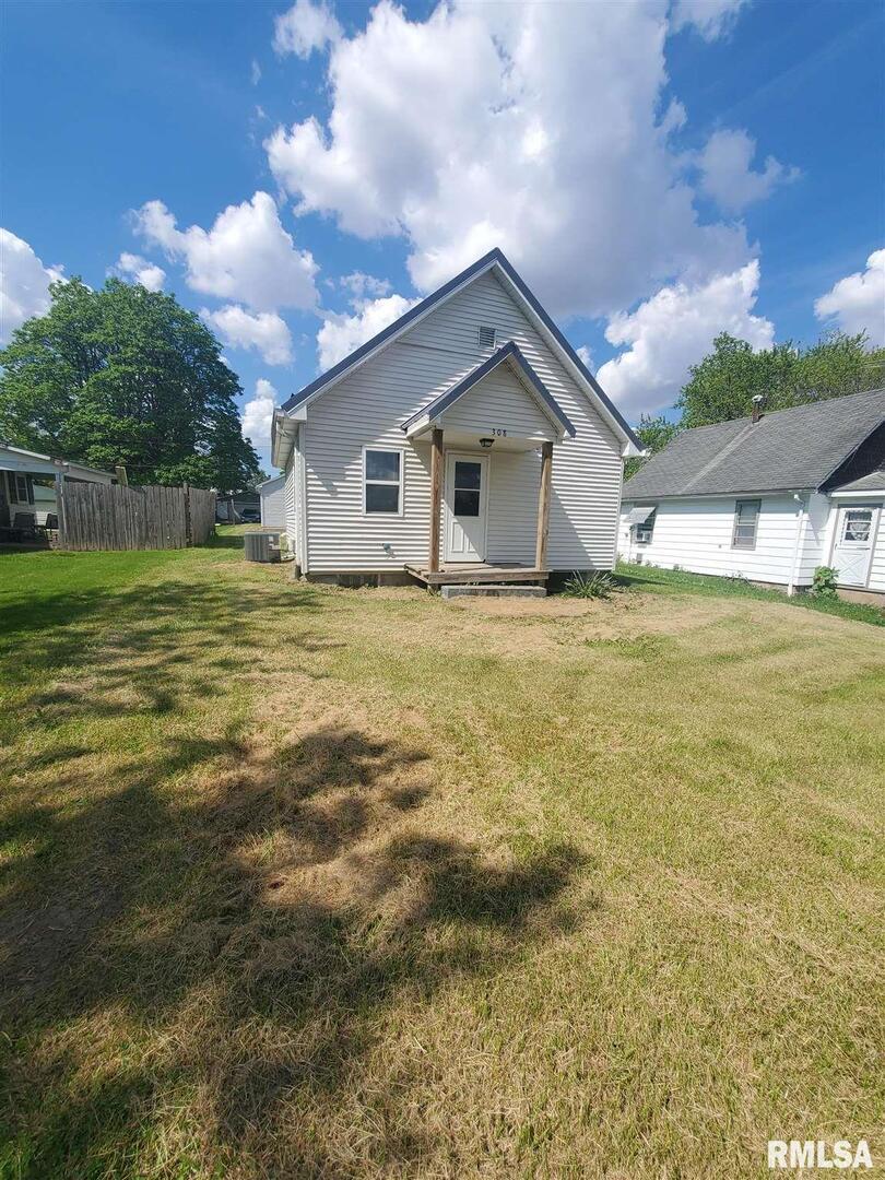 308 1st St., Matherville, IL 61263