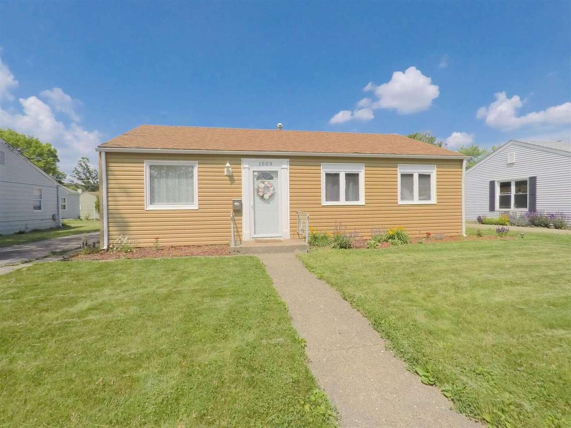 1009 40th St., Moline, IL 61265