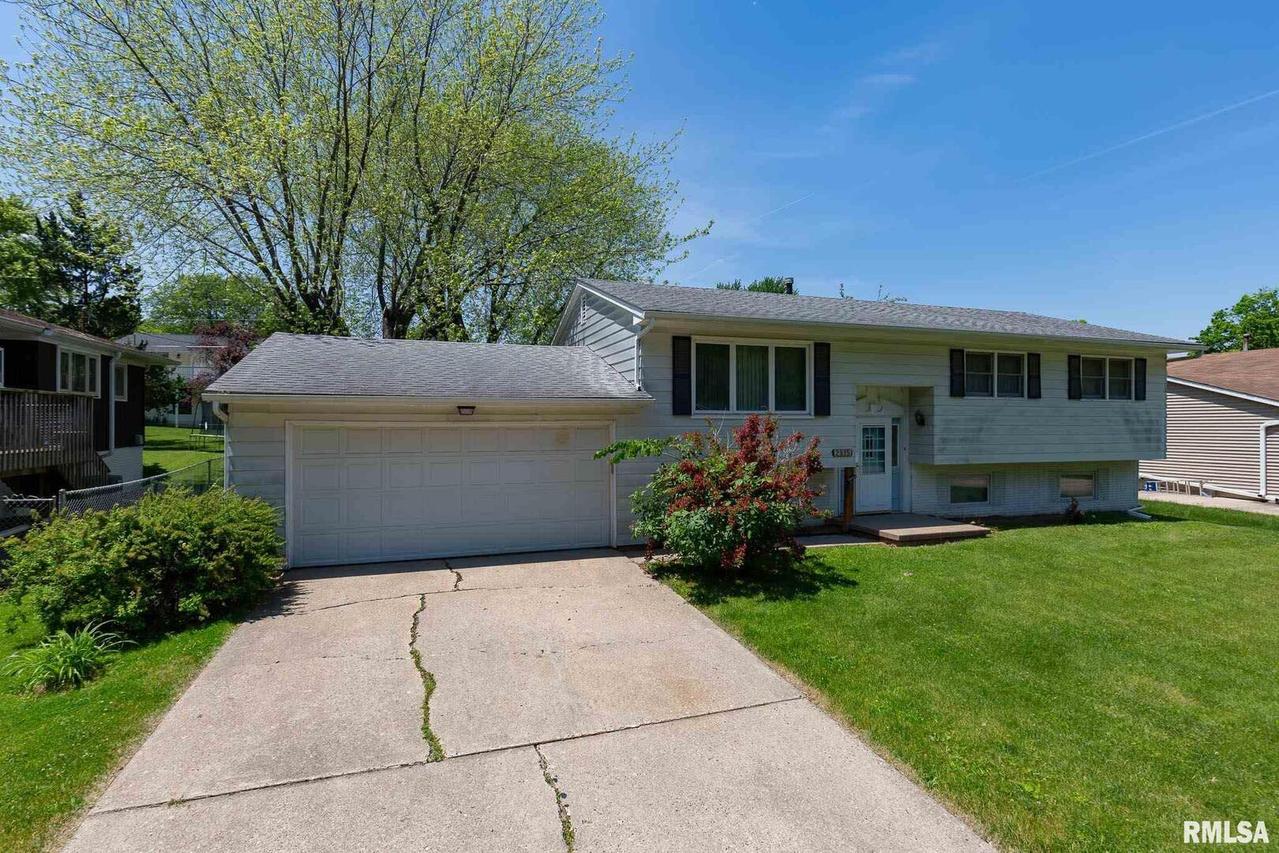 2815 10th St., East Moline, IL 61244