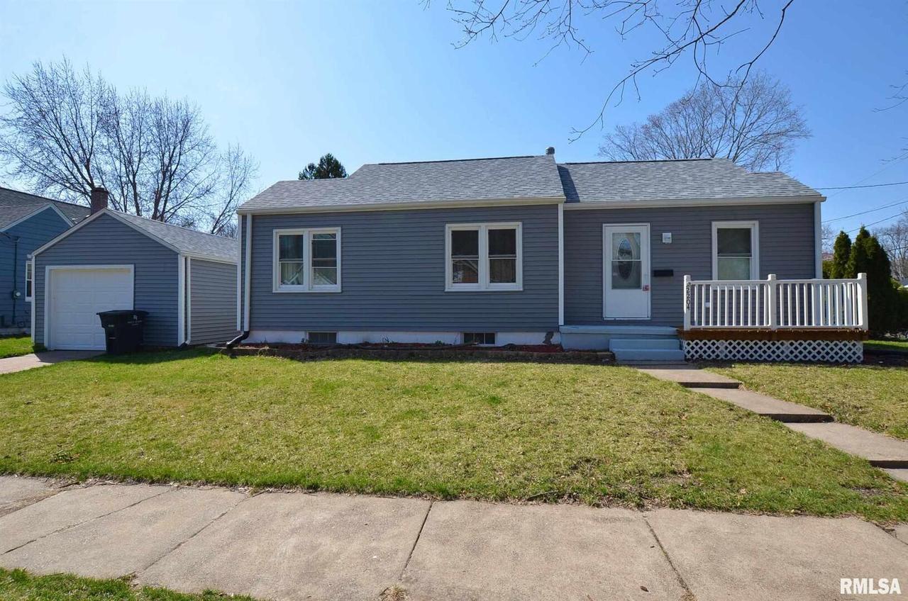 2204 32nd St., Rock Island, IL 61201