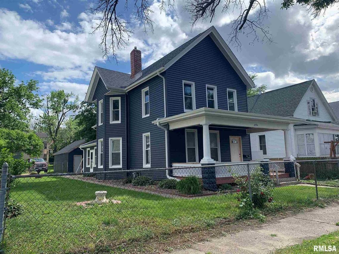 2736 5 1/2 Ave., Rock Island, IL 61201