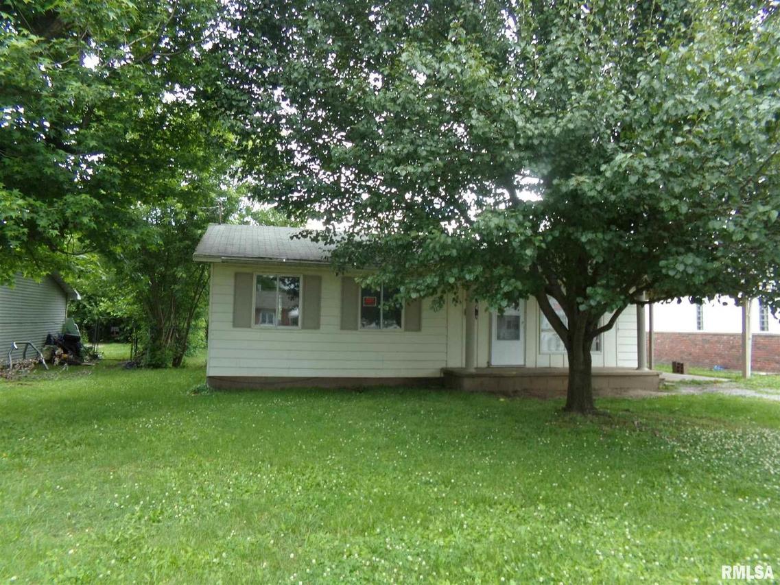 706 Hughes St., West Frankfort, IL 62896