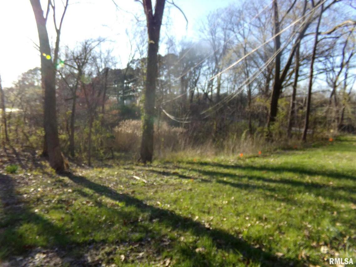 7 Pine Lake Rd., Benton, IL 62812