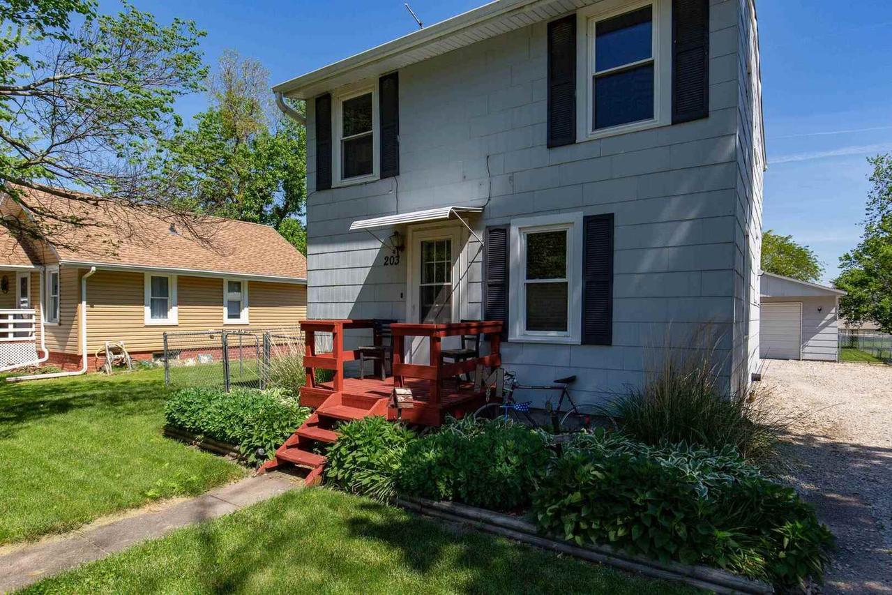 203 W B St., Alpha, IL 61413