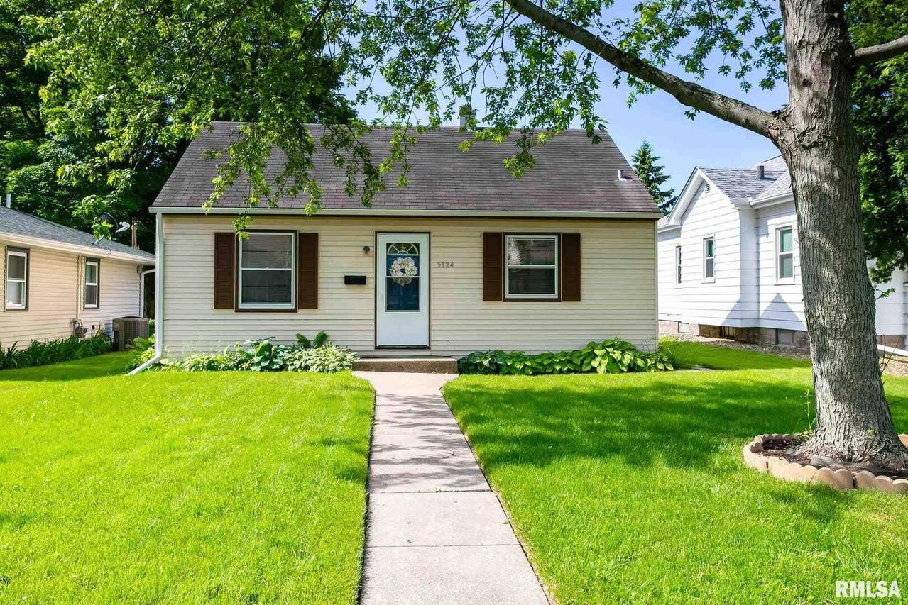 5124 7th Ave., Moline, IL 61265
