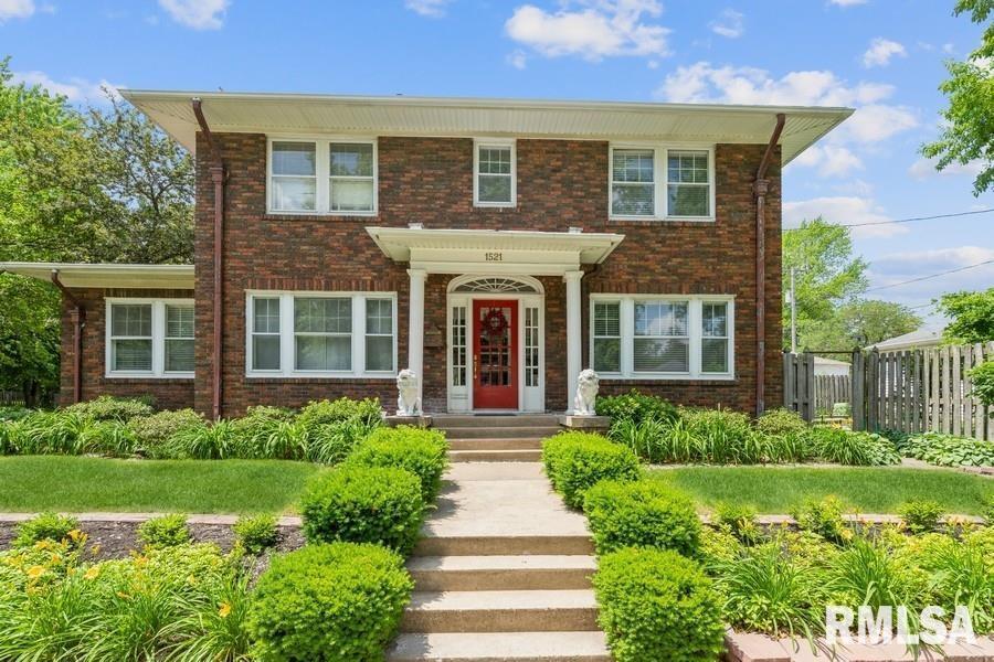 1521 27th St., Moline, IL 61265