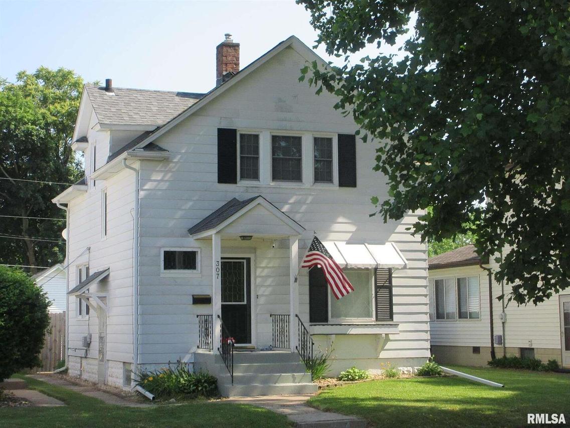 307 17th Ave., Moline, IL 61265
