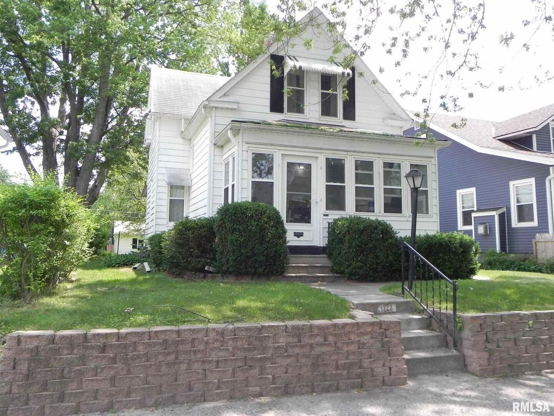 1722 11th St., Moline, IL 61265