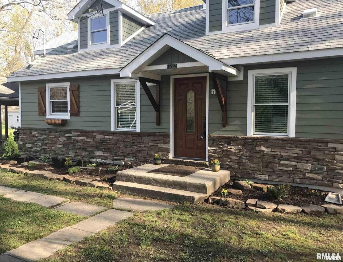 1202 W North St., Carbondale, IL 62901
