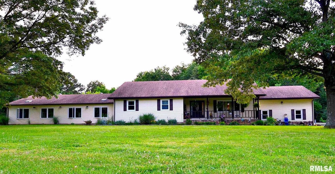 1111 N Division St., Carterville, IL 62918