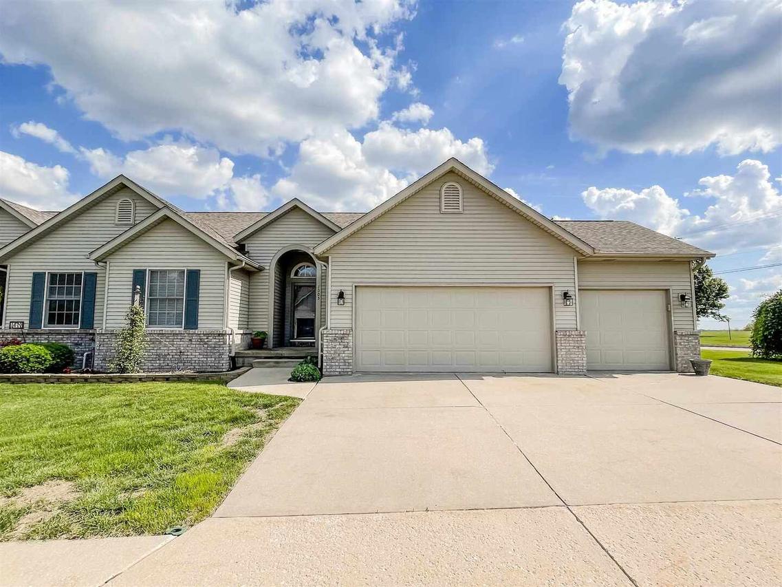 1005 31st Ave., Silvis, IL 61282