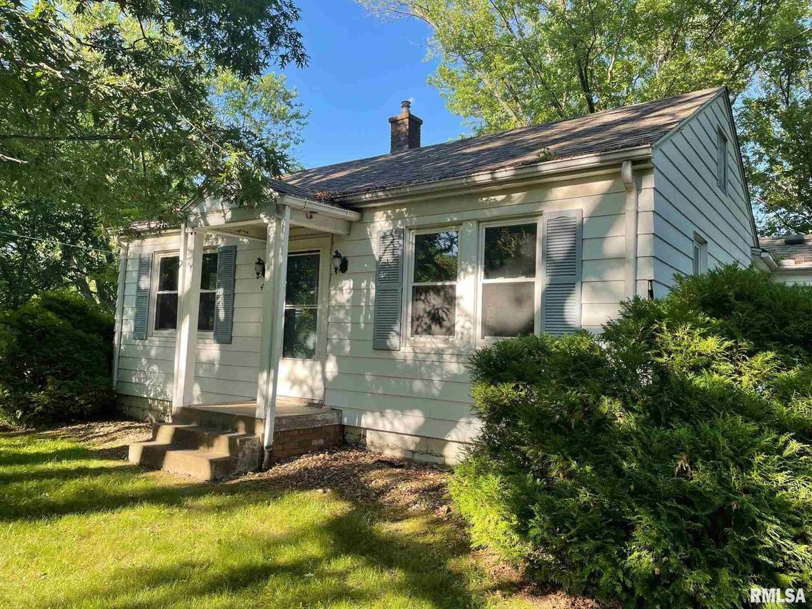 417 1st St., Silvis, IL 61282