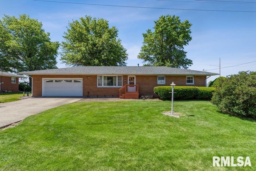 393 Clover Dr., Woodhull, IL 61490