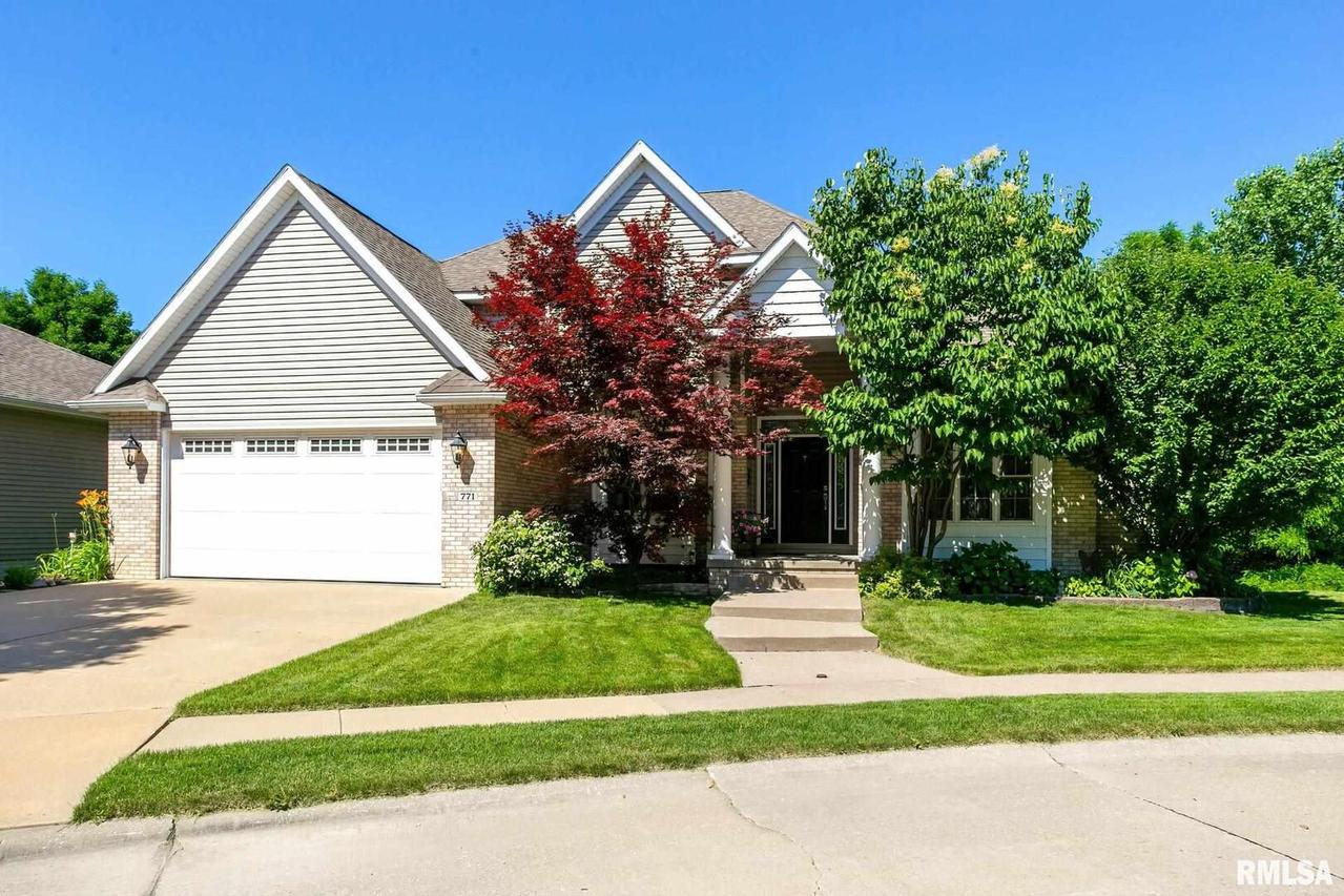 771 7th Street Ct., Moline, IL 61265