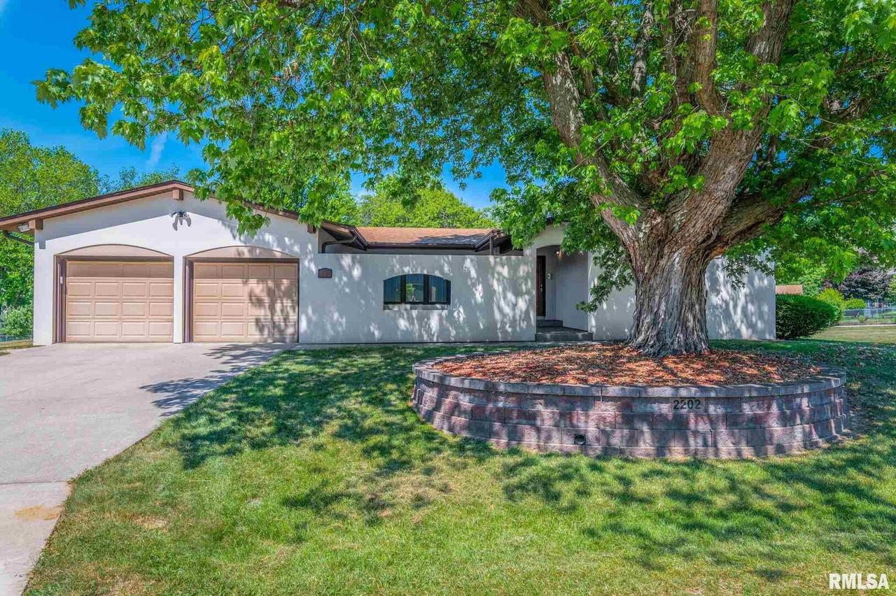 2202 E 5th St., Coal Valley, IL 61240